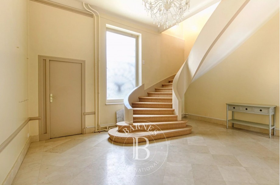 img-gallery