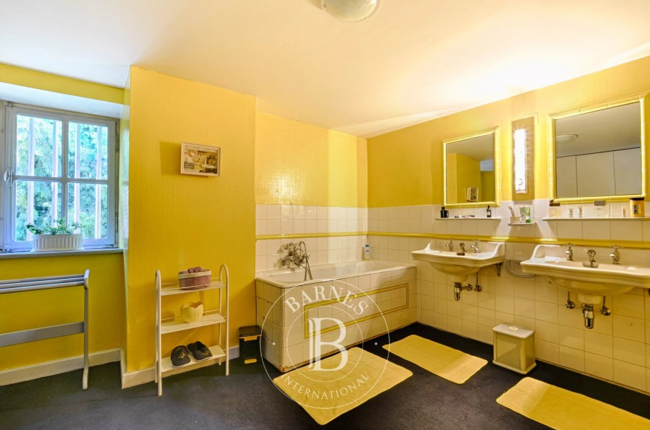 img-gallery