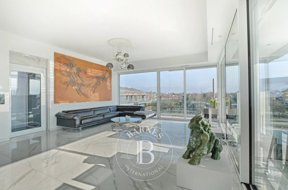 img-gallery