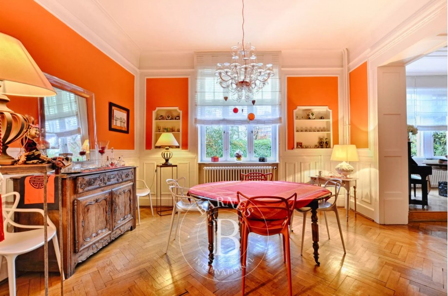 img-gallery
