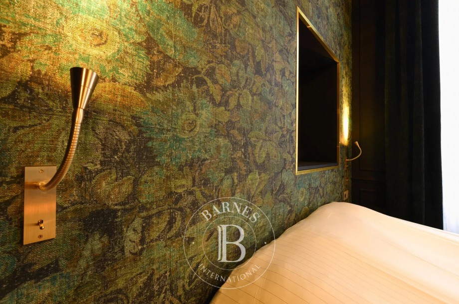 img-gallery