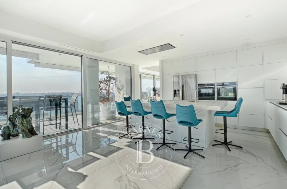img-gallery