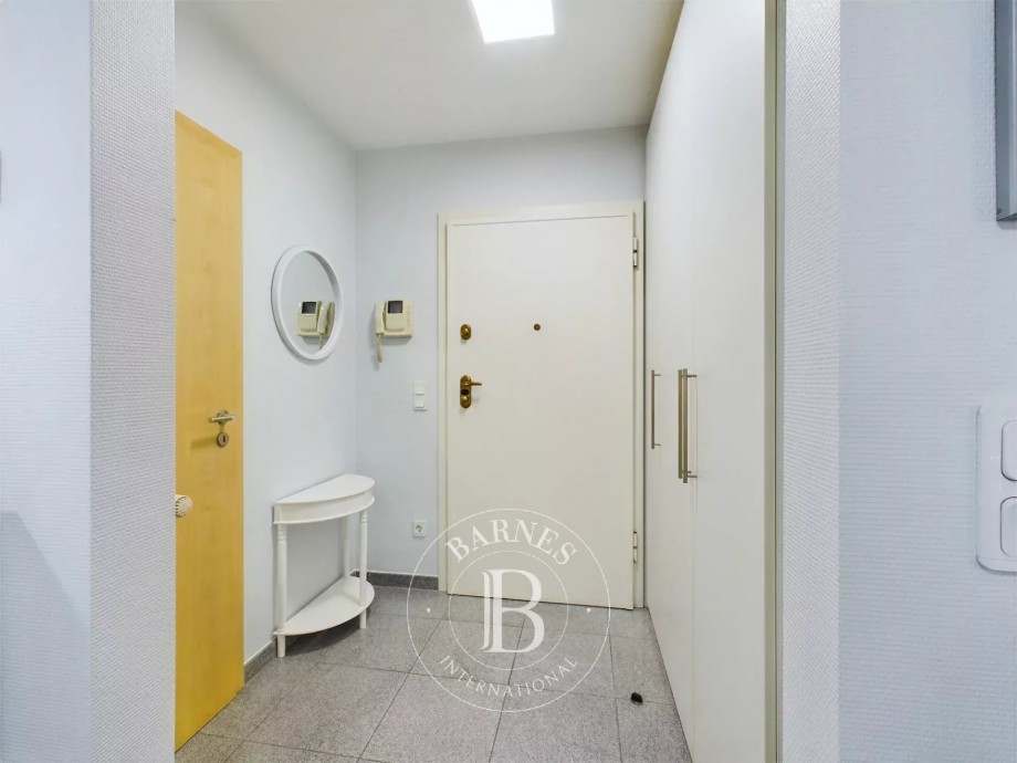 img-gallery