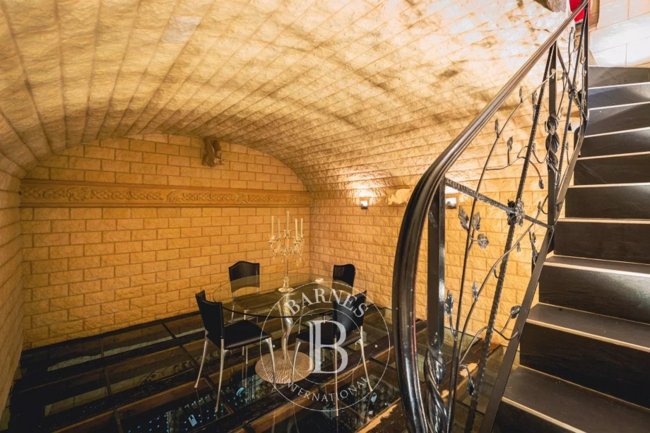 img-gallery