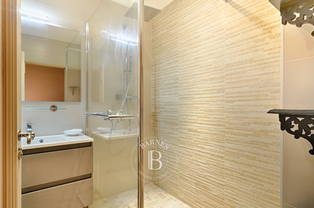 img-gallery