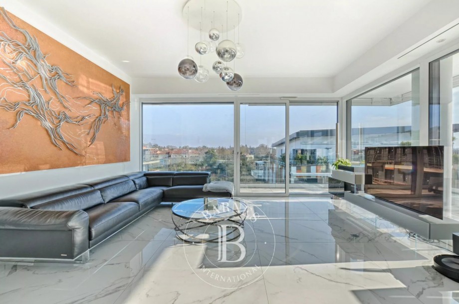 img-gallery