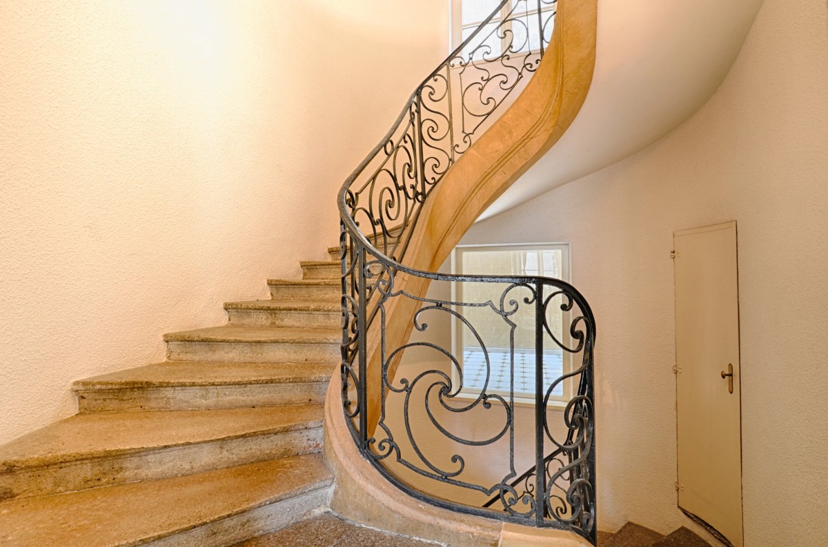 img-gallery