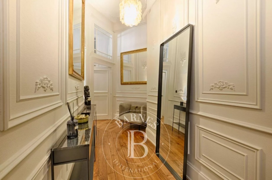 img-gallery