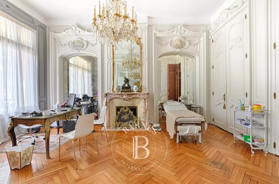 img-gallery