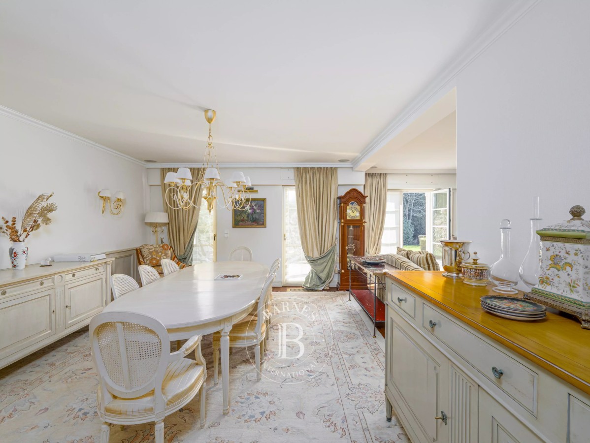 img-gallery