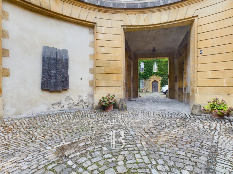 img-gallery