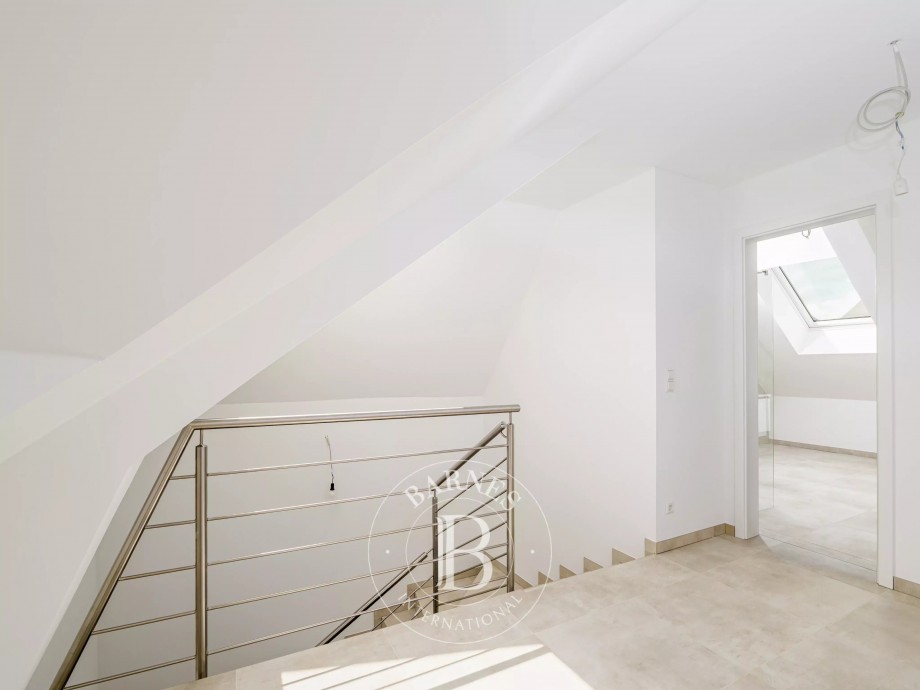 img-gallery