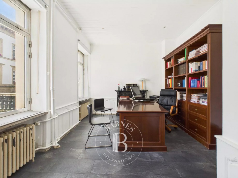 img-gallery