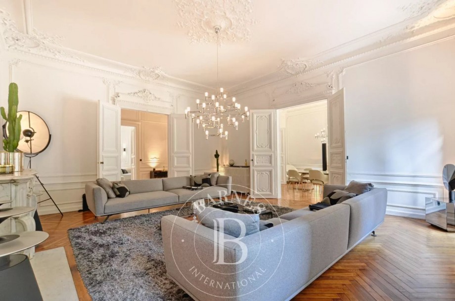 img-gallery