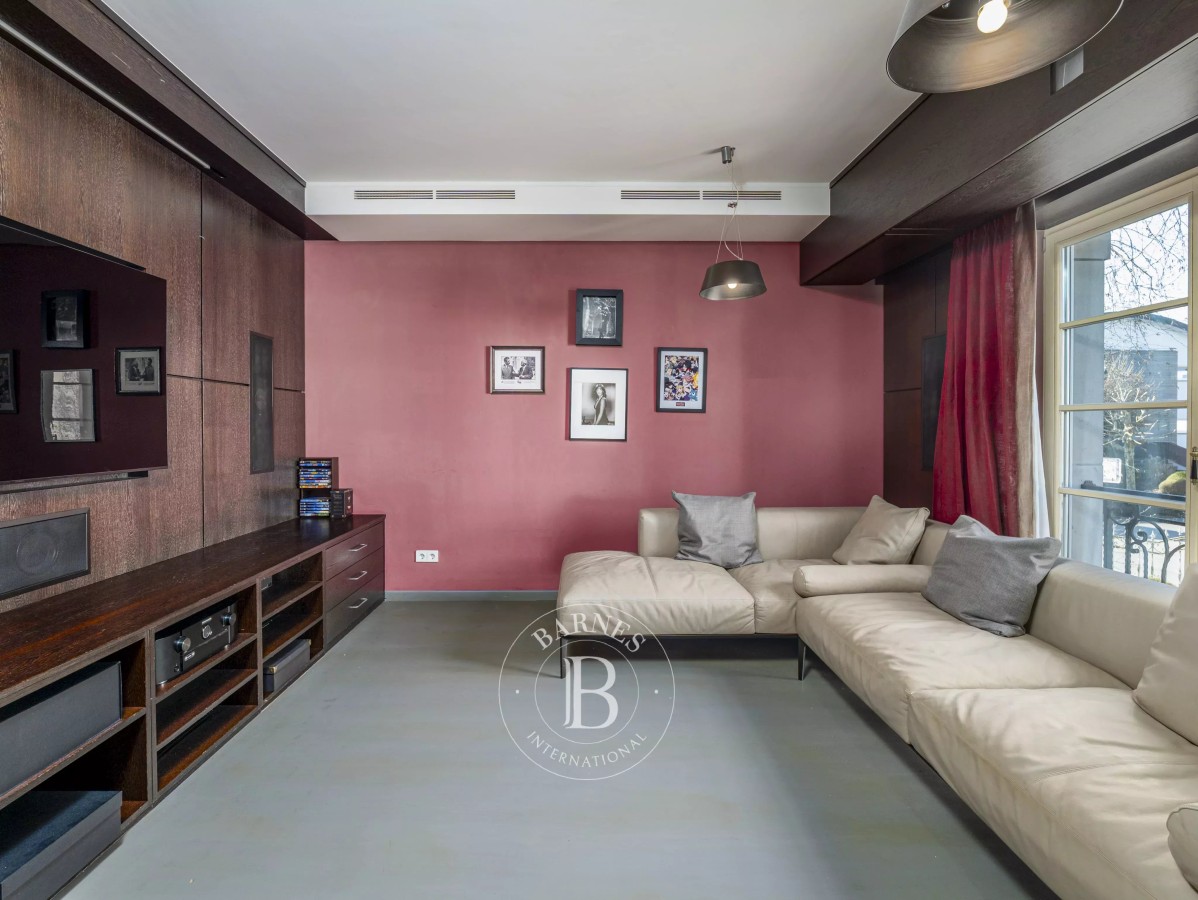 img-gallery