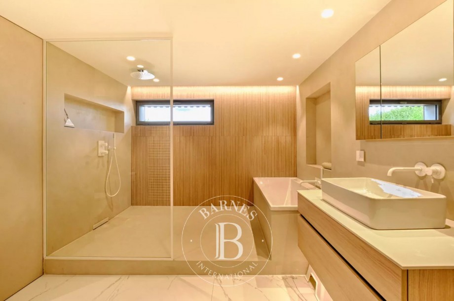 img-gallery
