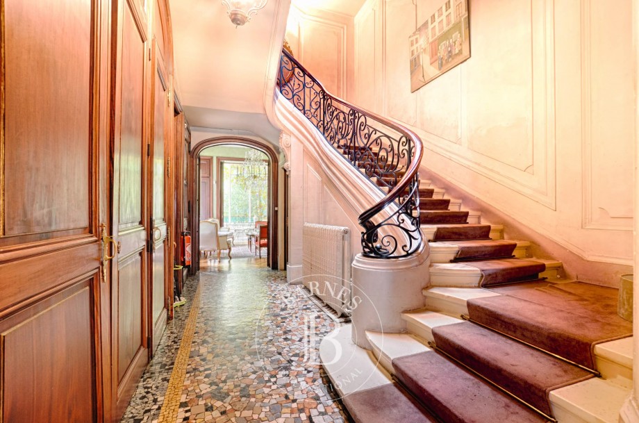 img-gallery