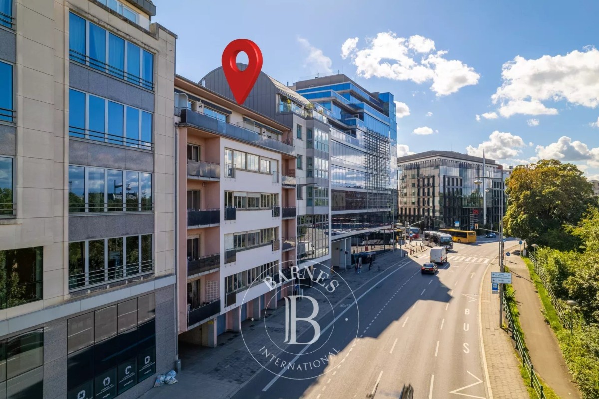 Open-plan apartment in the heart of the city - picture 3