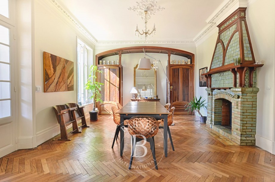 img-gallery