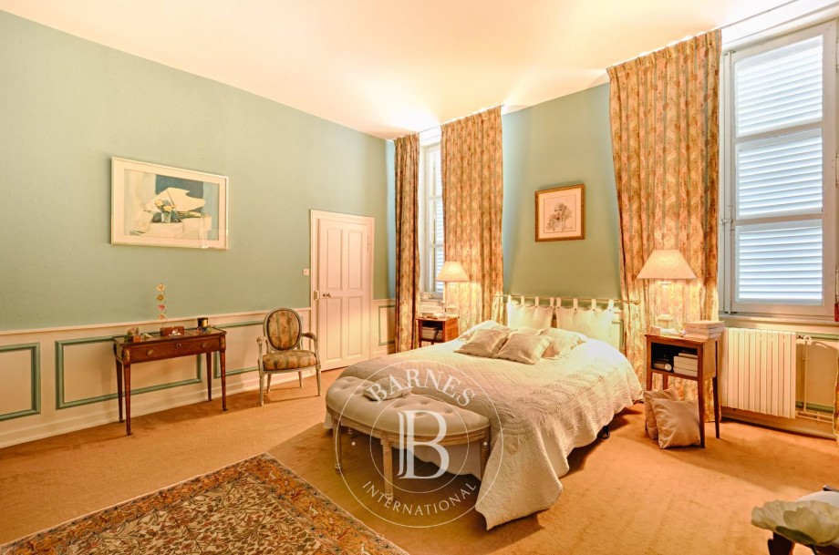 img-gallery