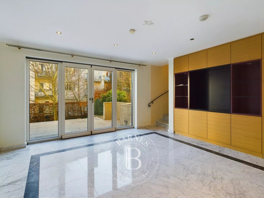 img-gallery