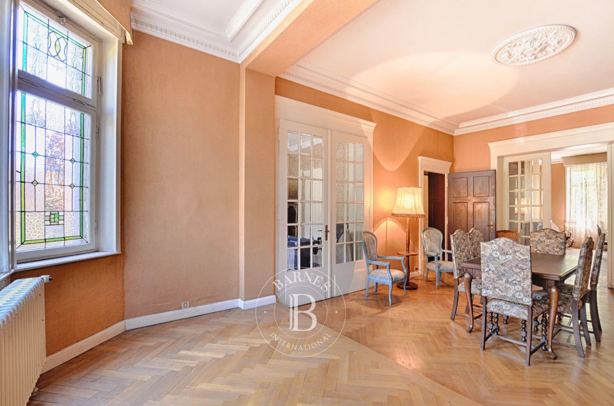 img-gallery