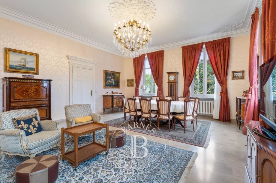 Manoir sur terrain constructible de 28 ares - Remich