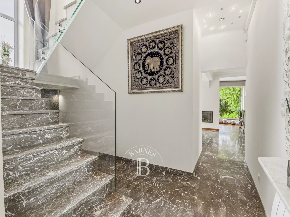 img-gallery