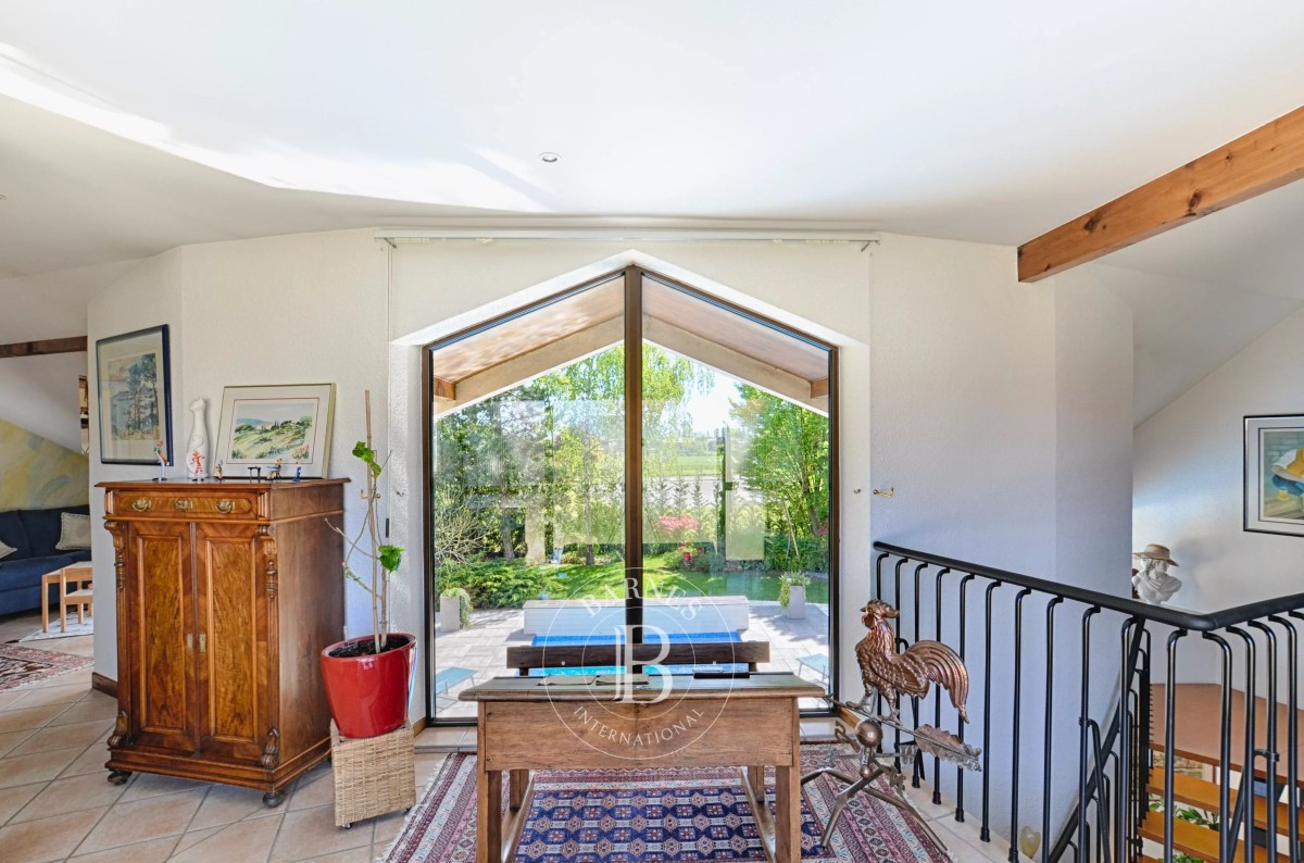 img-gallery