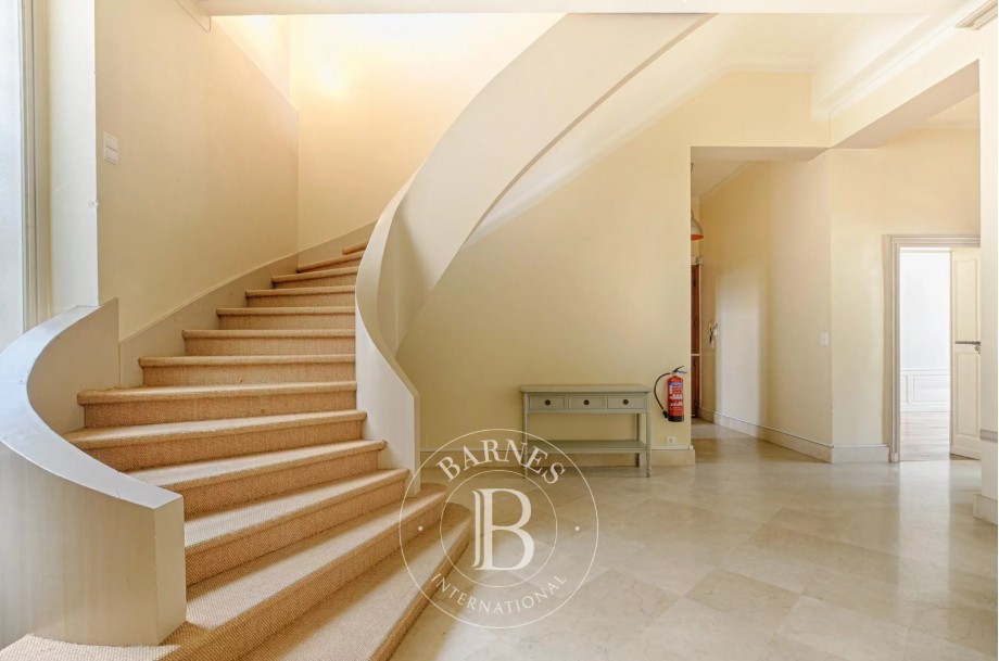 img-gallery