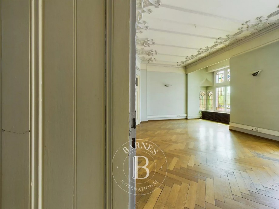 img-gallery