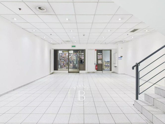 For Rent - Commercial Space -... - picture 4