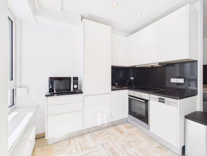 For Rent - Furnished Studio -... - picture 2