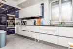 Beautiful 3-bedroom apartment for rent in Merl - picture 5